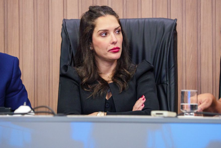Janaina diz não querer virar “deputada CLT” e que disputará Senado Foto58863