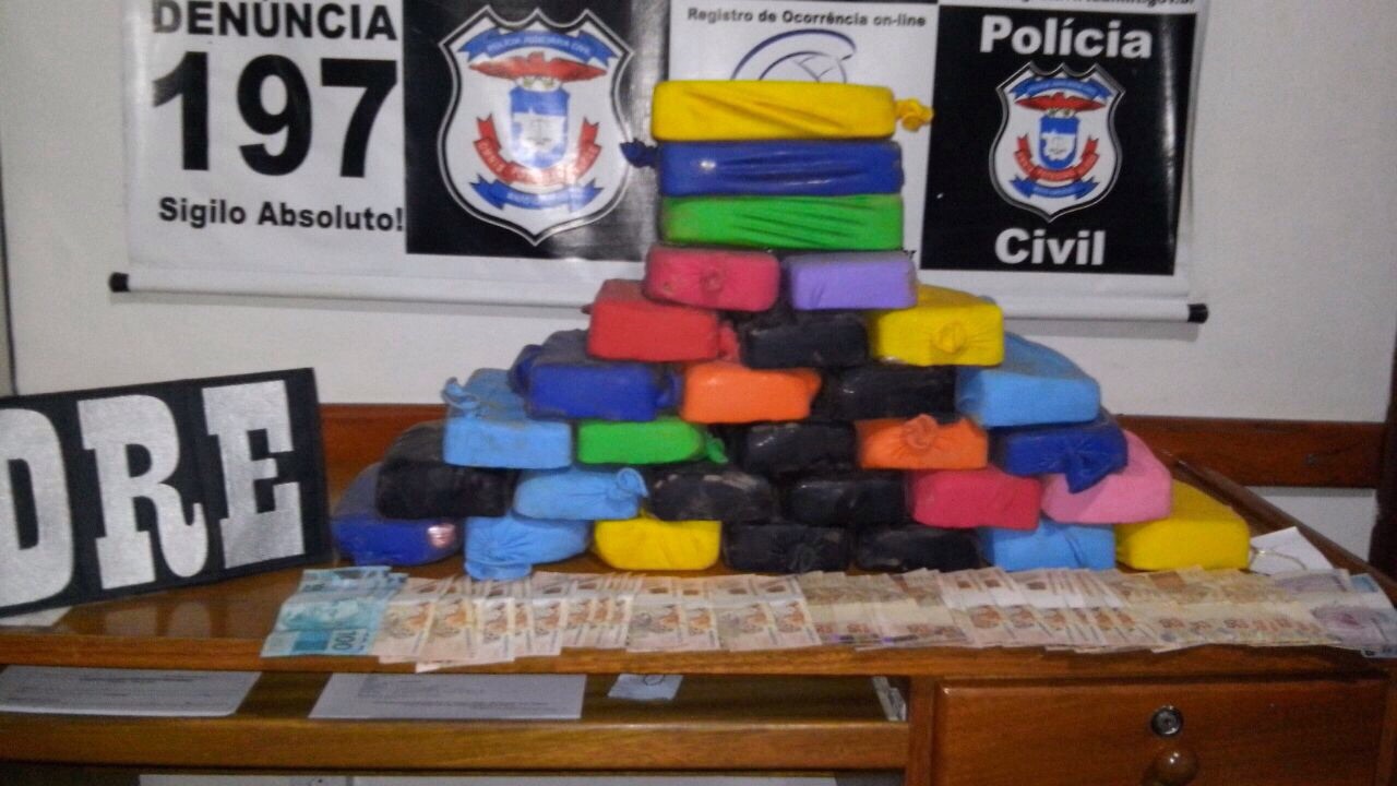 Policia apreende 30 kg de pasta base de cocaína durante operação Foto44830