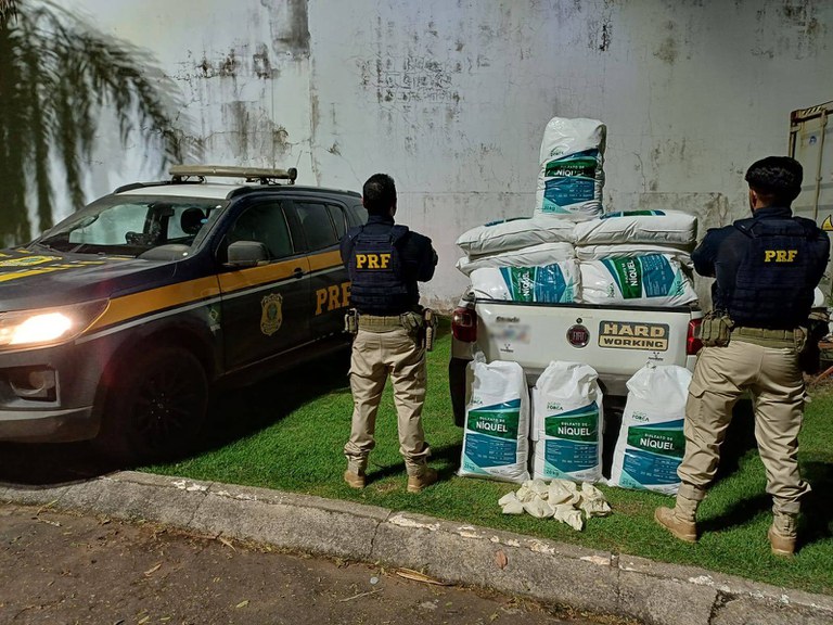 PRF e Receita Federal apreendem meia tonelada de agrotóxicos ilegais Foto66600