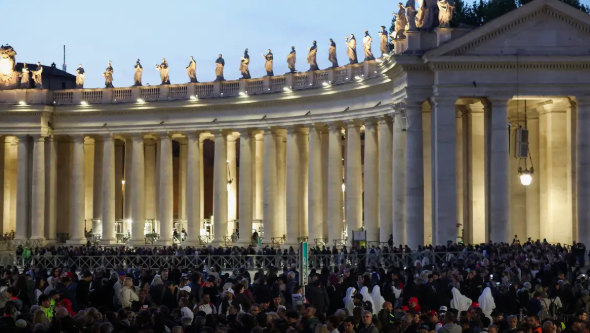 Vaticano tem fumaça preta após nova votação do conclave Foto64288