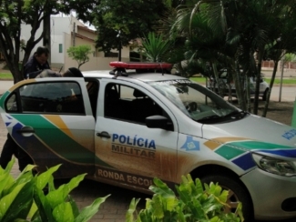 Homem invade boca de fumo e atira em usuários; um é baleado na cabeça Foto2428
