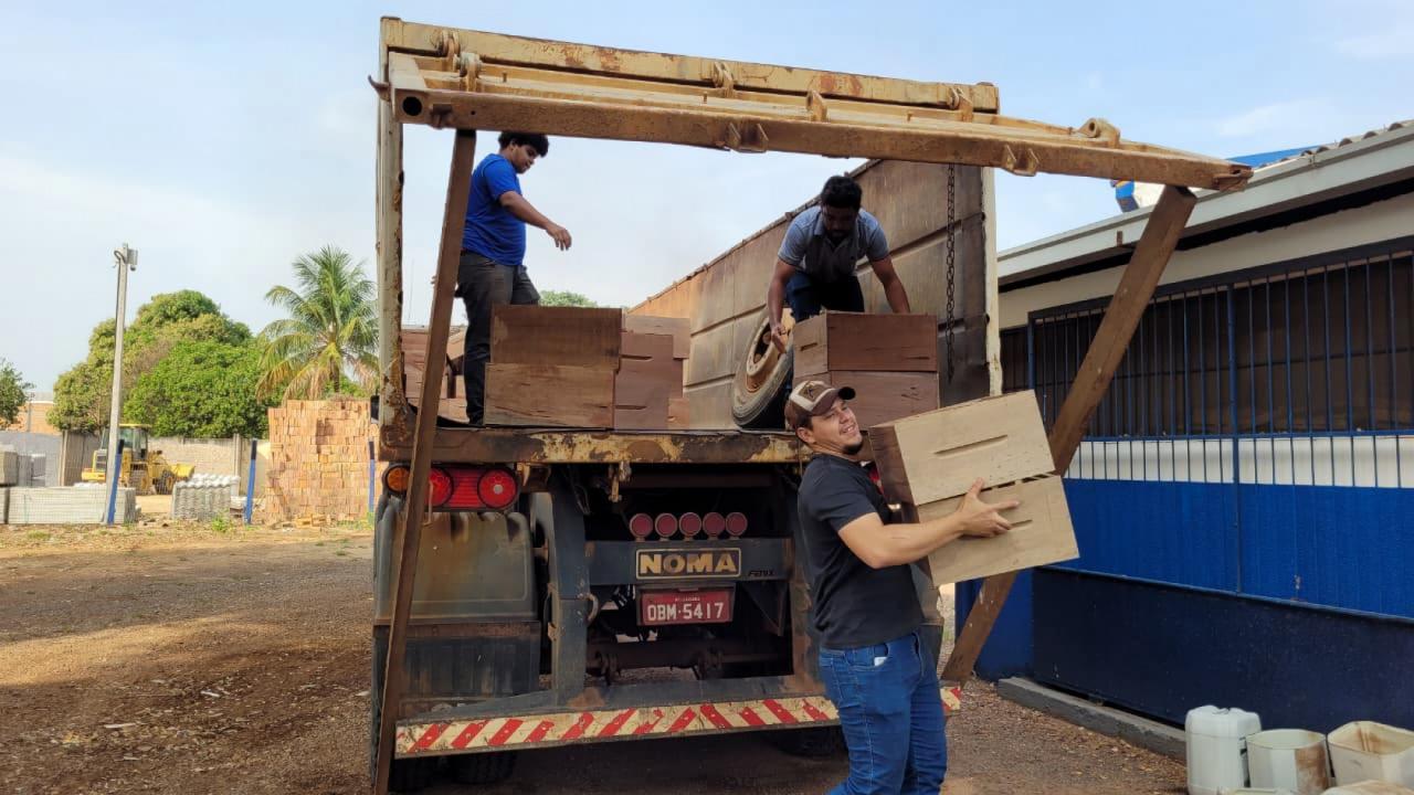 Apicultores de Sorriso recebem 528 caixas e kits de proteção Foto94647