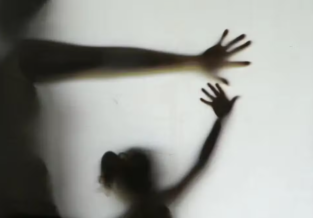 Criança de 7 anos é estuprada na casa da tia por amigo da família Foto70318