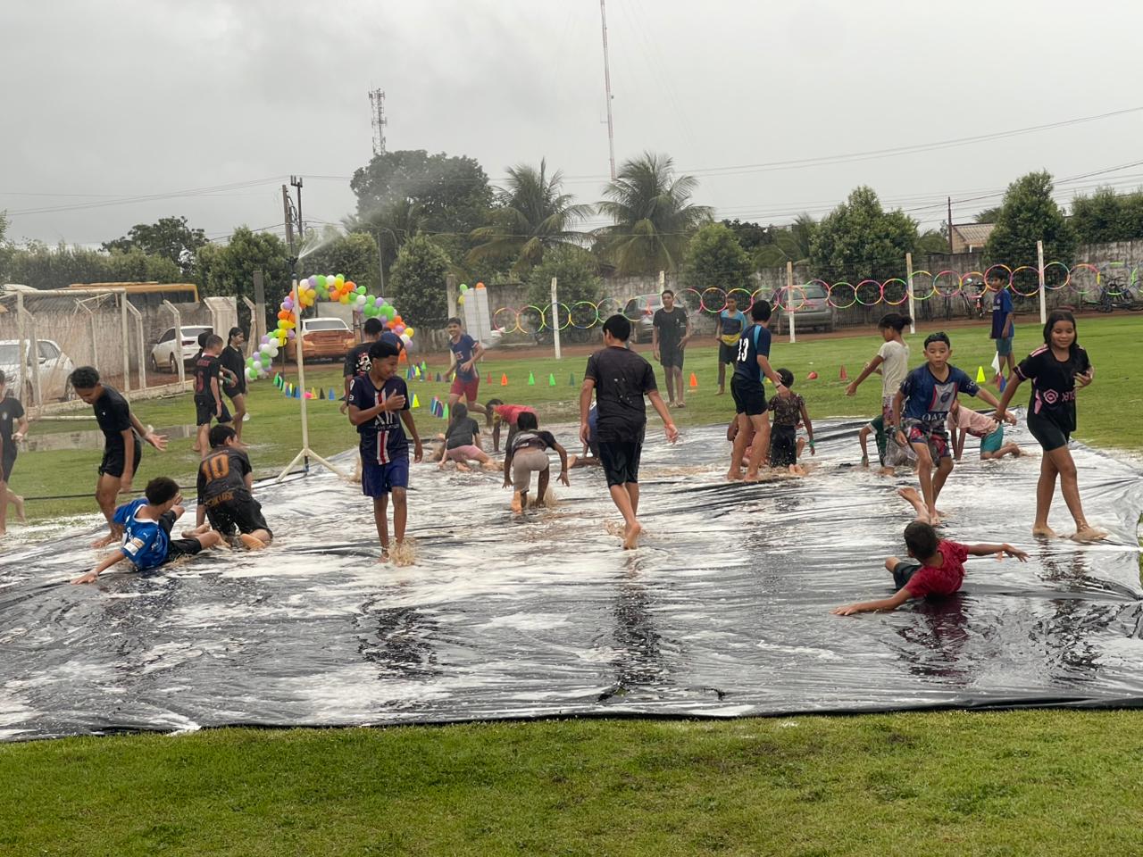 Nova Ubiratã promove gincana para as crianças e adolescentes da Escolinha de Base Foto21920