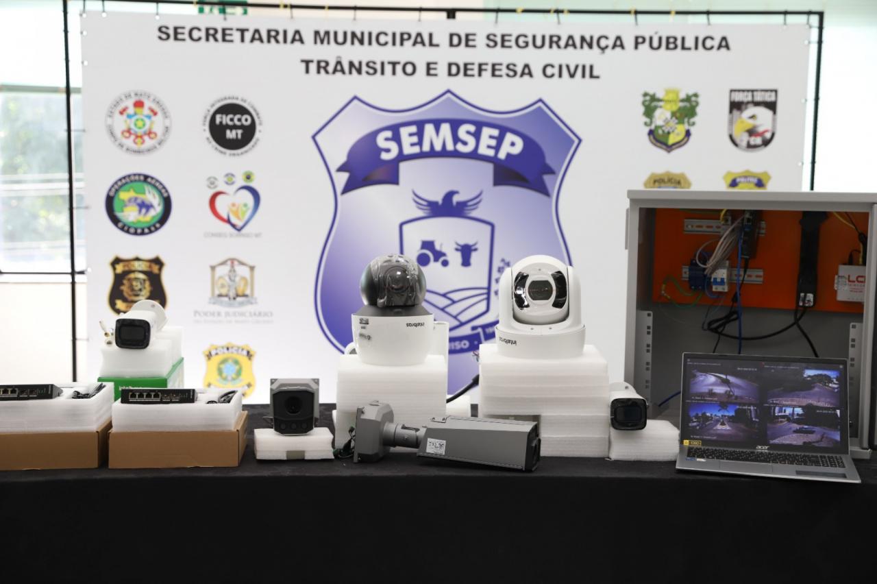 Sorriso inicia instalação de câmeras de segurança do arco externo Foto3892