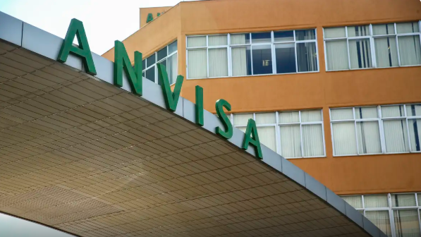Anvisa determina recolhimento de lote da água mineral Crystal sem gás Foto74633