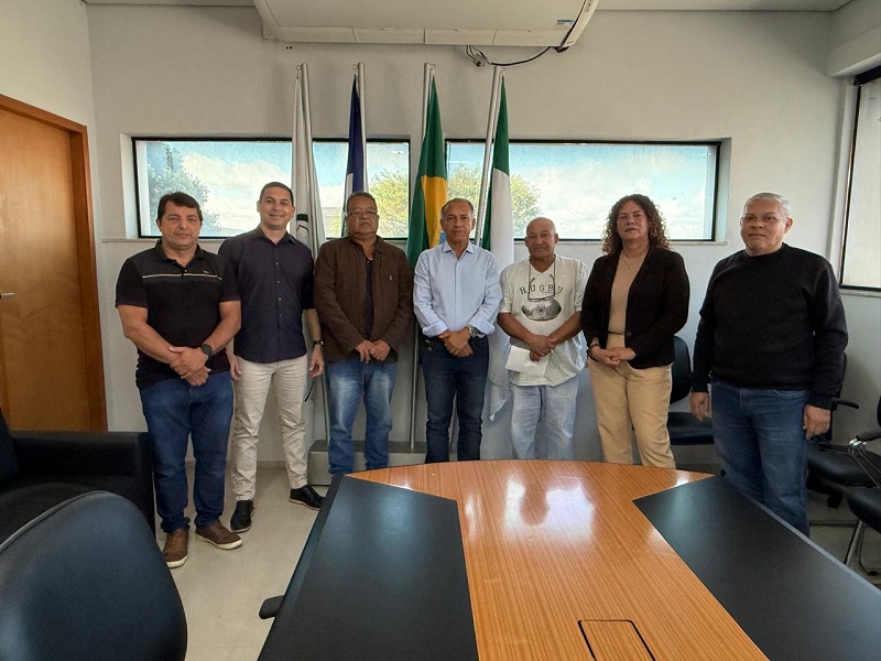 Vereadores buscam apoio técnico da Funasa para solucionar problemas no sistema de esgoto de Sorriso Foto43928