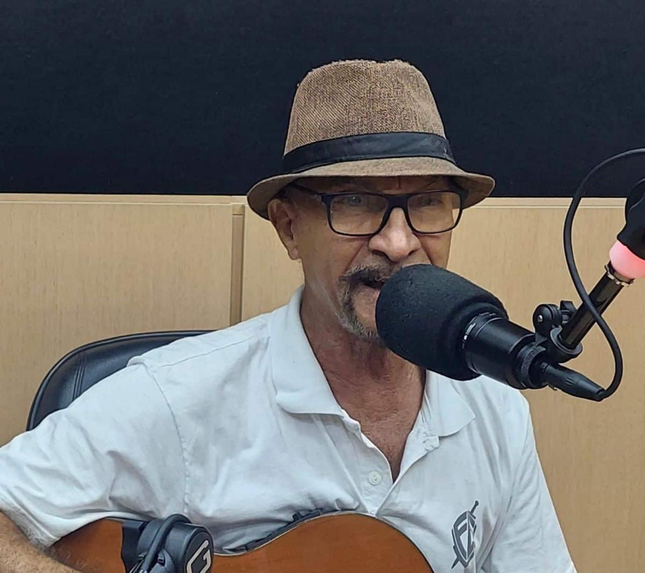 Com luto oficial, Sorriso se despede de Carlinhos Matogrosso Foto49120