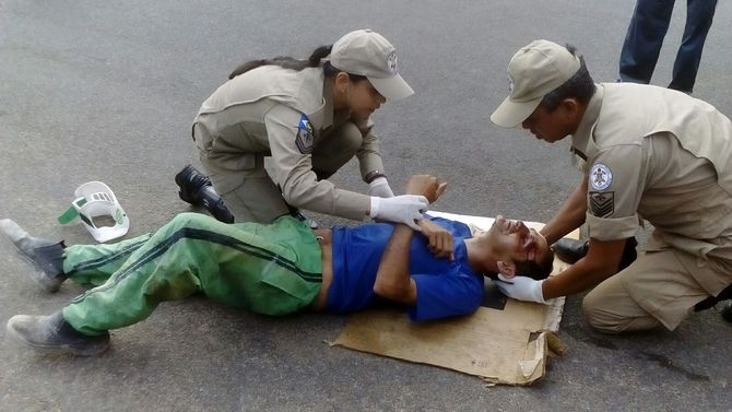 Ciclista invade preferencial e é atropelado por veículo de passeio em Sorriso Foto58084