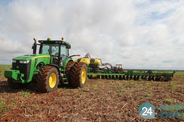 Por falta de chuvas, plantio de soja começa de forma cautelosa em Mato Grosso Foto7012