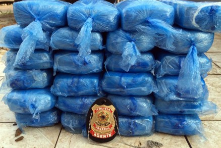 Policia Federal apreende 24 kg de cocaína em tanque de combustível de veículo Foto39940