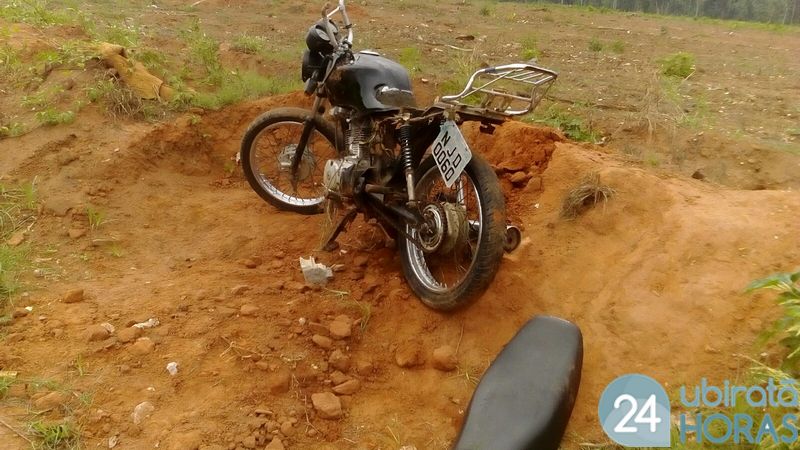 Motocicleta com placa de Nova Ubiratã é encontrada parcialmente destruída em Sorriso Foto90538