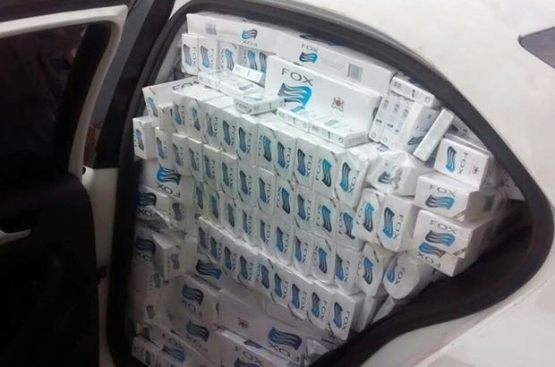Homem capota carro em MT e PRF encontra 16 mil maços de cigarro Foto62826