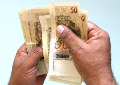 Salário mínimo fica em R$ 871 para 2016 Foto38852