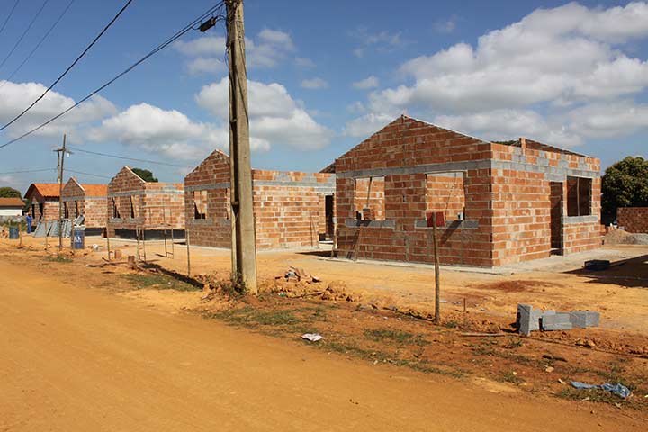 MPE ingressa com ação para obrigar município a construir casas populares Foto6260