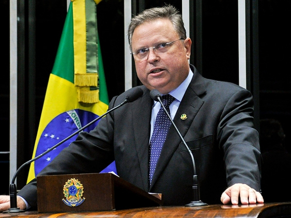Maggi diz que governo Dilma está 'morto' e cobra agilidade no processo de impeachment Foto61627