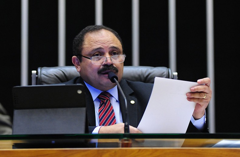 Presidente interino da Câmara decide anular tramitação do impeachment de Dilma Foto75388