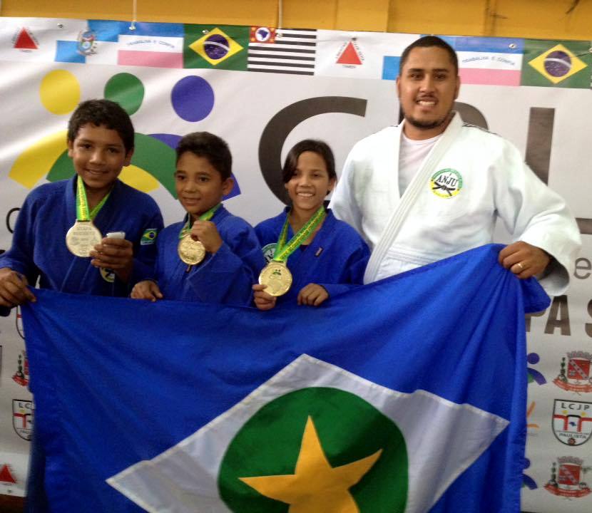 Atletas de Nova Ubiratã conquistam 04 medalhas no Campeonato Brasileiro de Judô Foto53489