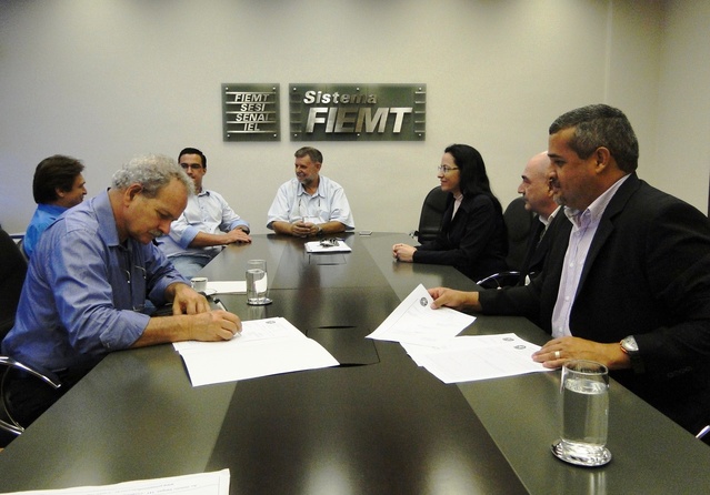 Assinado repasse de área de 16 mil metros quadrados para instalação do Sesi e Sebrae Foto78790