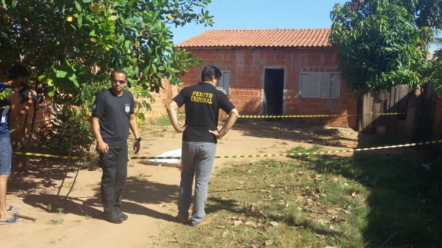 Homem é assassinado em quintal de residência em Nova Mutum Foto36419