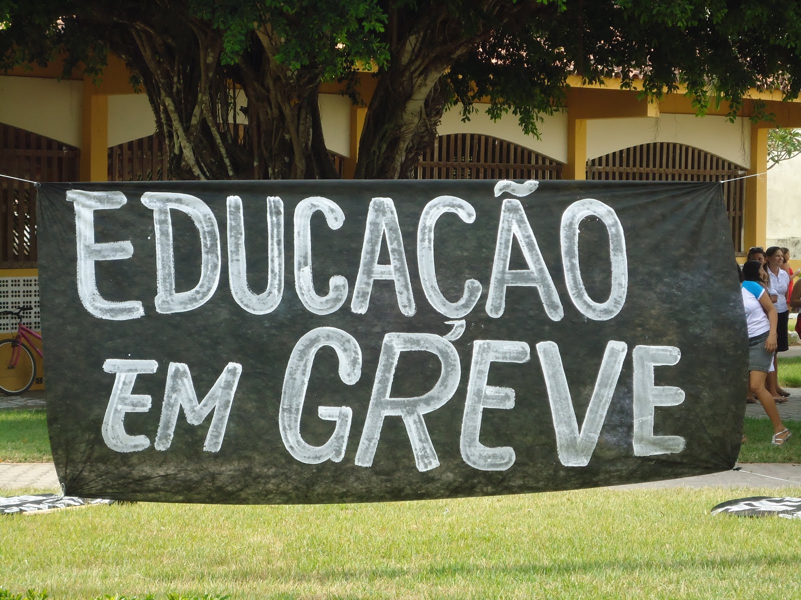 Governo apresenta nova proposta e aguarda fim da greve Foto61680