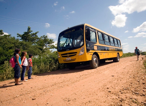 Seduc e Associação do Municípios negociam complementação para o transporte escolar em MT Foto4060