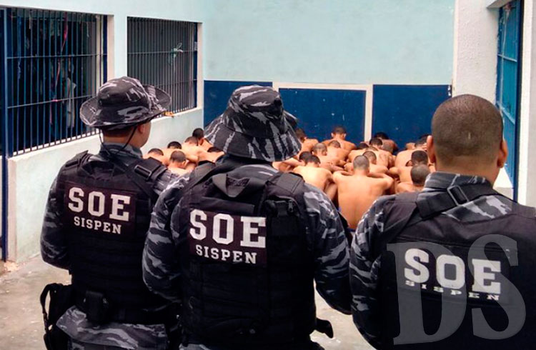 Oitenta presos devem ser transferidos de cadeia após rebelião Foto41434