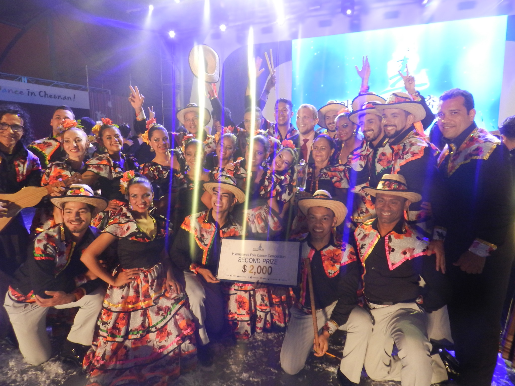 Grupo folclórico mato-grossense é vice-campeão em festival internacional Foto6774