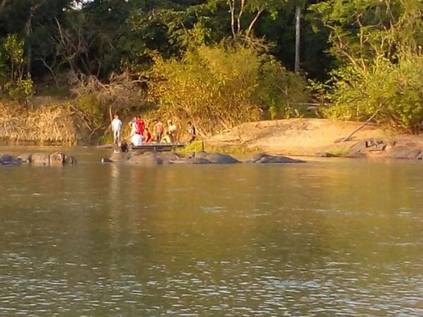 Irmãos se afogam e morrem durante comemoração no Dia dos Professores Foto90234