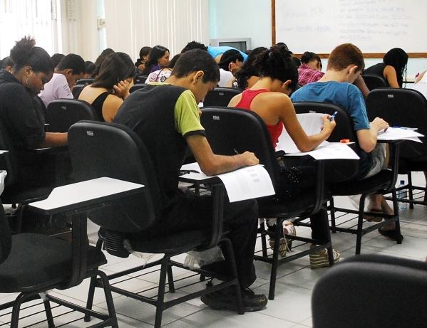 MPF do Ceará pede suspensão do Enem em todo País; justiça avalia Foto44214
