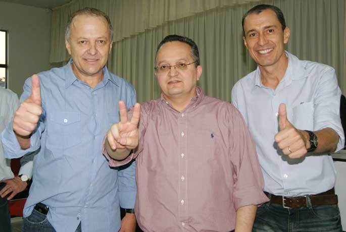Otaviano Pivetta e outros dois políticos "derrotados" devem compor staff de Pedro Taques Foto55387
