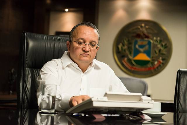 Governador passa mal é levado as pressas para hospital em Cuiabá Foto86060