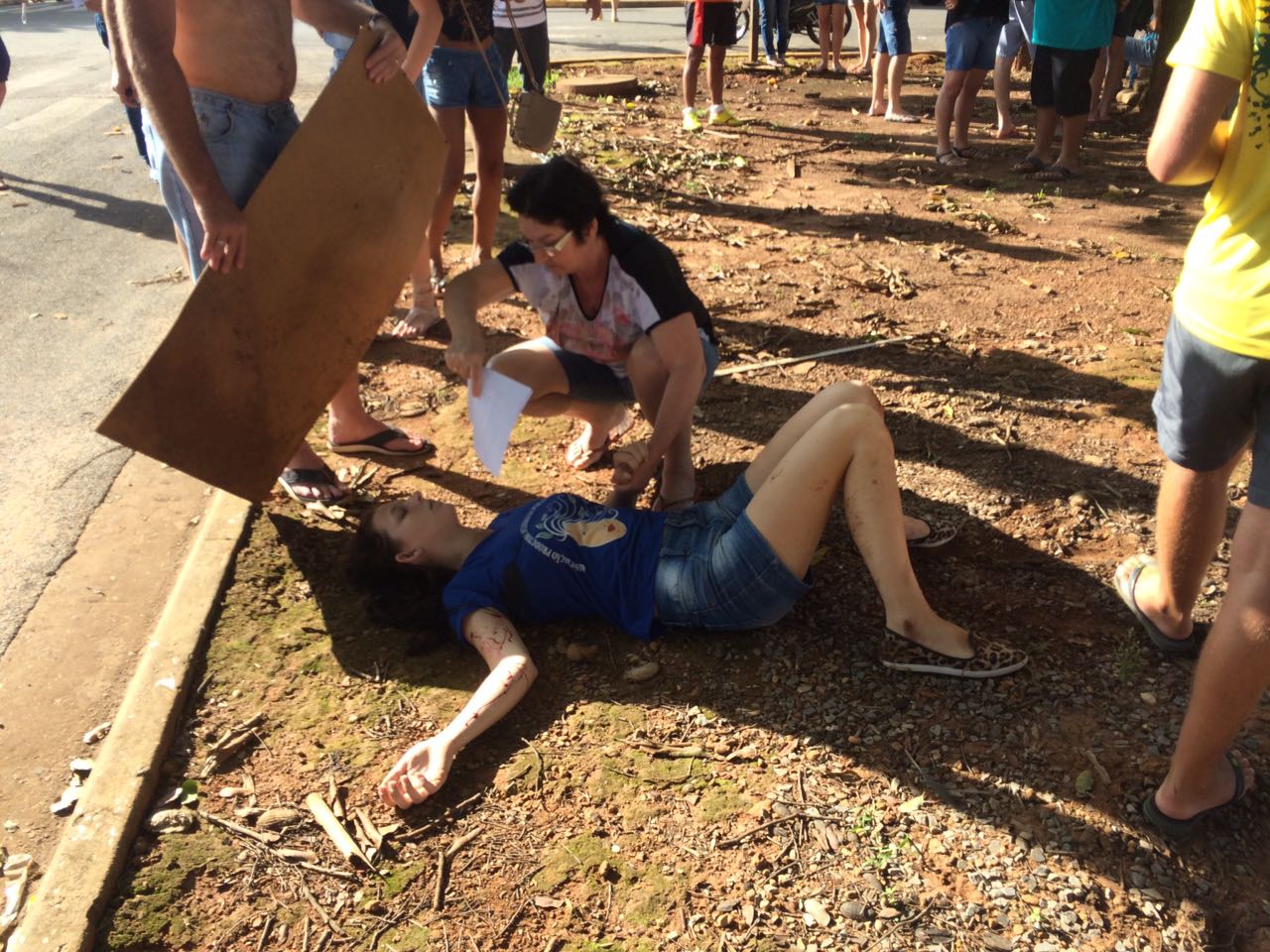"Ele quer acabar com minha família" diz pai de jovem baleada pelo ex-namorado em Sorriso Foto14519
